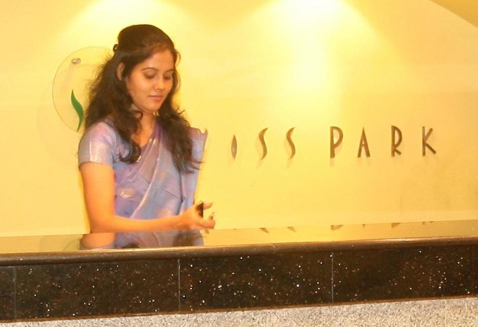 Hotel Swiss Park Dhaka Extérieur photo