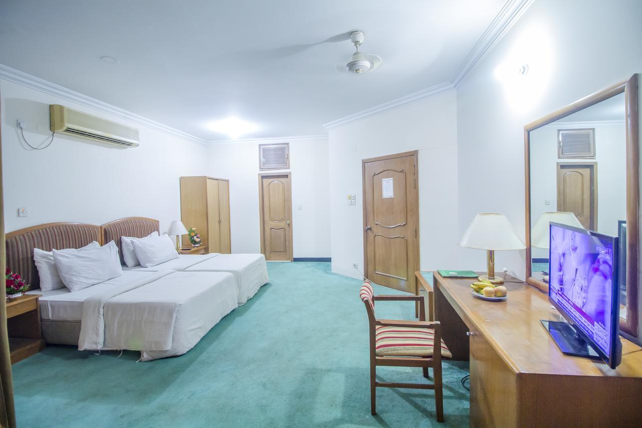 Hotel Swiss Park Dhaka Extérieur photo