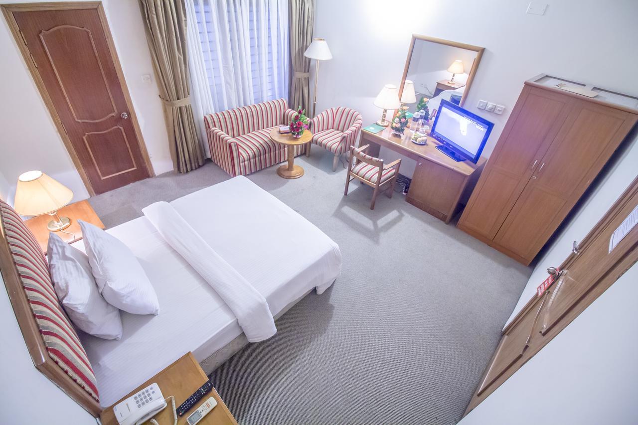 Hotel Swiss Park Dhaka Extérieur photo